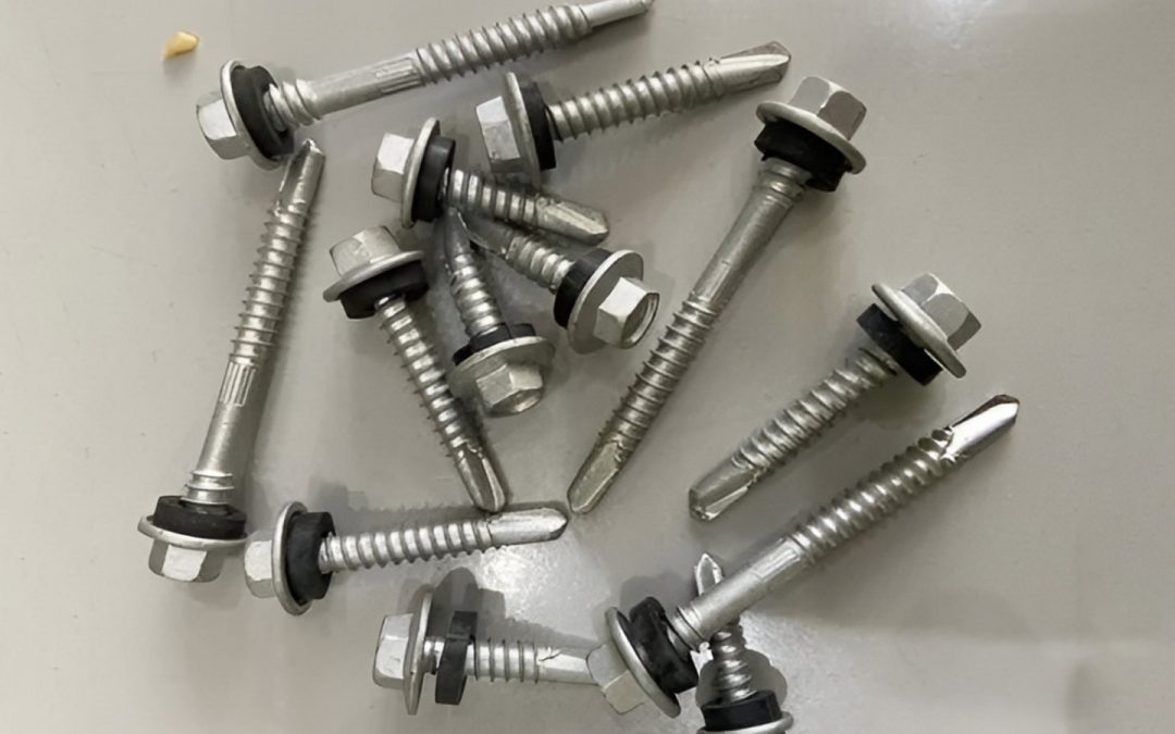 Tornillos para lámina galvanizada: soluciones confiables en acero